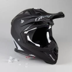 Casco Cross Airoh Aviator Ace Nero -Richa Negozio online 04641bae1a1e9f7864a70a91a80200e9180e6b64 2 PIA 133771 0 150